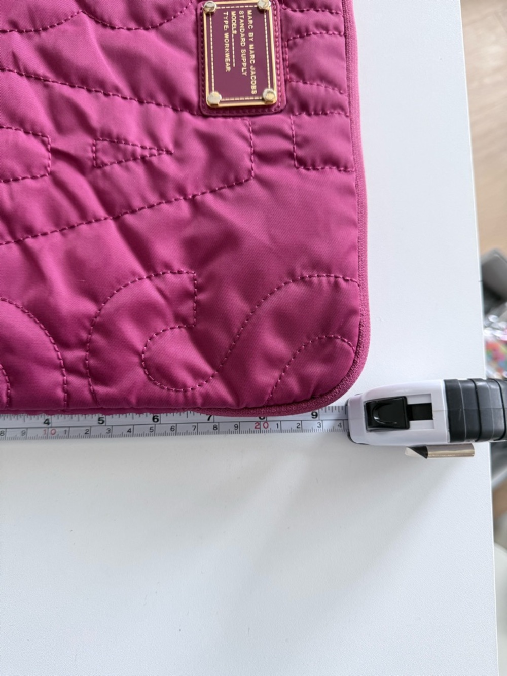 Marc By Marc Jacobs Quilted Laptop Sleeve in Berry Pink - Picture 4 of 5